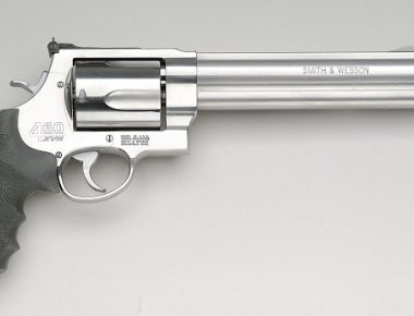 Tα «τεράστια» κυνηγετικά περίστροφα της Smith & Wesson που δύσκολα μπορεί να τα χειριστεί ακόμα κι ένας έμπειρος σκοπευτής! (βίντεο)